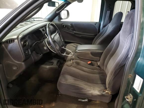 2000 Dodge Dakota with VIN 1B7GL22X1YS563179, listed as a Copart auction lot 60956035 with 221,795 mi miles and Salvage title. Bid and sale history available at DreamBid. Image 7.