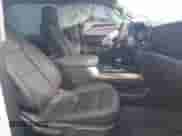 2024 Chevrolet Silverado 1500 LT Trail Boss z VIN 3GCUDFED9RG407845, wystawiony jako IAAI lot #41843864 z przebiegiem 14 058 mil mil oraz . Historia ofert i sprzedaży dostępna na DreamBid. Obrazek 5.