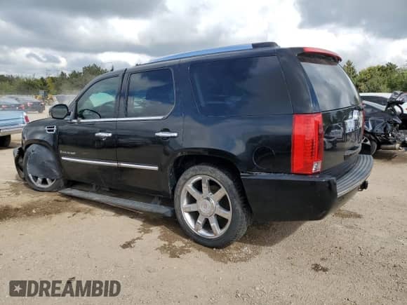 2008 Cadillac Escalade with VIN 1GYFK63858R271985, listed as a Copart auction lot 82132985 with 129,587 mi miles and Salvage title. Bid and sale history available at DreamBid. Image 2.