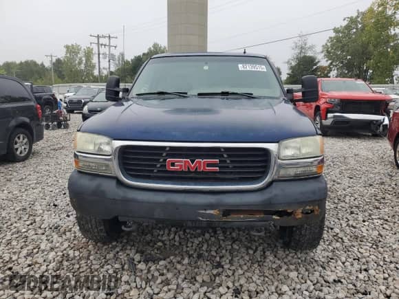 2002 GMC Sierra 1500 SLE z VIN 2GTEK19T121342261, wystawiony jako Copart lot #82139515 z przebiegiem 140 547 mil mil oraz Czysty tytuł • Clean title. Historia ofert i sprzedaży dostępna na DreamBid. Obrazek 5.