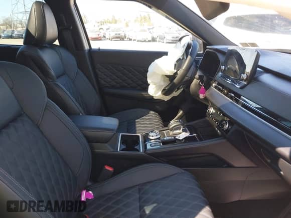 2023 Mitsubishi Outlander SEL z VIN JA4J4VA80PZ014751, wystawiony jako IAAI lot #41773106 z przebiegiem 20 980 mil mil oraz . Historia ofert i sprzedaży dostępna na DreamBid. Obrazek 5.