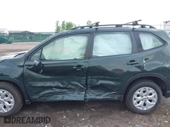 2022 Subaru Forester z VIN JF2SKACC9NH446107, wystawiony jako IAAI lot #42579560 z przebiegiem 38 405 mil mil oraz . Historia ofert i sprzedaży dostępna na DreamBid. Obrazek 6.