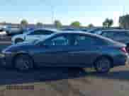 2024 Hyundai Elantra SEL z VIN KMHLM4DG8RU708529, wystawiony jako IAAI lot #42500324 z przebiegiem 20 541 mil mil oraz . Historia ofert i sprzedaży dostępna na DreamBid. Obrazek 14.