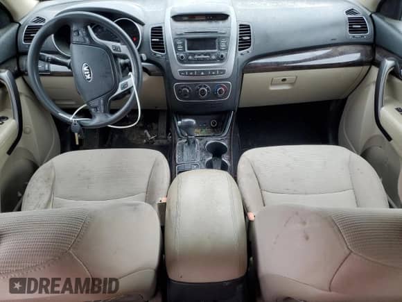 2014 Kia Sorento LX с VIN 5XYKT3A60EG494964, выставлен на аукционе Copart как лот 70172065 с пробегом 191 282 миль миль и Списание • Salvage title. История ставок и продаж доступна на DreamBid. Изображение 8.