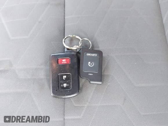 2021 Toyota Tacoma SR with VIN 3TYCZ5AN0MT027247, listed as a IAAI auction lot 43234020 with 26,058 mi miles and . Bid and sale history available at DreamBid. Image 11.