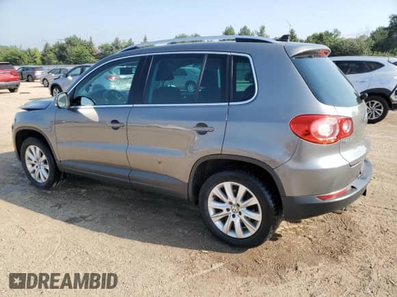 2010 Volkswagen Tiguan SE с VIN WVGBV7AX1AW509040, выставлен на аукционе Copart как лот 67678975 с пробегом 115 980 миль миль и Списание • Salvage title. История ставок и продаж доступна на DreamBid. Изображение 2.