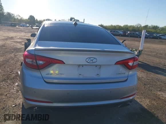 2015 Hyundai Sonata Limited z VIN 5NPE34AF5FH033529, wystawiony jako IAAI lot #43416871 z przebiegiem 182 317 mil mil oraz . Historia ofert i sprzedaży dostępna na DreamBid. Obrazek 16.