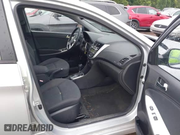 2013 Hyundai Accent SE с VIN KMHCU5AEXDU067126, выставлен на аукционе IAAI как лот 42966190 с пробегом 73 344 миль миль и . История ставок и продаж доступна на DreamBid. Изображение 5.