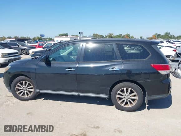 2015 Nissan Pathfinder S with VIN 5N1AR2MM1FC634309, listed as a IAAI auction lot 43470486 with 135,334 mi miles and . Bid and sale history available at DreamBid. Image 14.