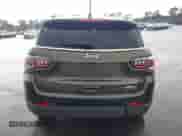 2018 Jeep Compass Latitude z VIN 3C4NJDBB2JT315024, wystawiony jako IAAI lot #42995546 z przebiegiem 111 279 mil mil oraz . Historia ofert i sprzedaży dostępna na DreamBid. Obrazek 16.