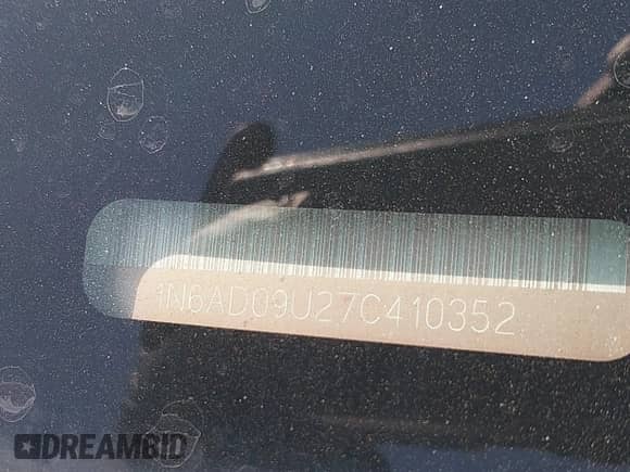 2007 Nissan Frontier SE z VIN 1N6AD09U27C410352, wystawiony jako IAAI lot #43039772 z przebiegiem 150 897 mil mil oraz . Historia ofert i sprzedaży dostępna na DreamBid. Obrazek 9.