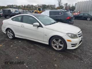 2012 Mercedes-Benz C 250 с VIN WDDGJ4HB2CF743162, выставлен на аукционе IAAI как лот 43424296 с пробегом 81 734 миль миль и . История ставок и продаж доступна на DreamBid. Изображение 1.