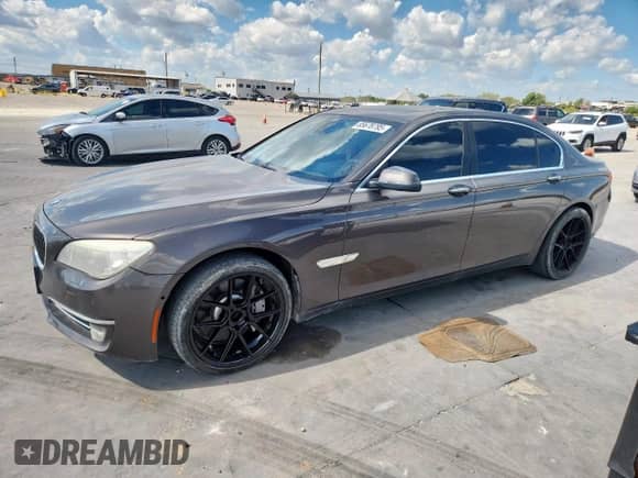 2014 BMW 7 Series ALPINA B7 с VIN WBAYE8C55ED134655, выставлен на аукционе Copart как лот 85678795 с пробегом 100 185 миль миль и Чистый • Clean title. История ставок и продаж доступна на DreamBid. Изображение 1.