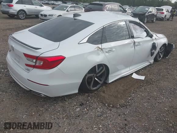 2021 Honda Accord Sport z VIN 1HGCV2F38MA016718, wystawiony jako IAAI lot #43208169 z przebiegiem 52 090 mil mil oraz . Historia ofert i sprzedaży dostępna na DreamBid. Obrazek 4.