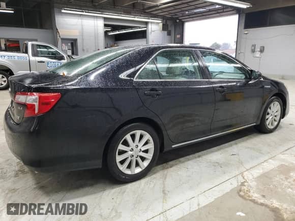 2012 Toyota Camry LE z VIN 4T1BD1FKXCU048450, wystawiony jako Copart lot #86432265 z przebiegiem 243 170 mil mil oraz Czysty tytuł • Clean title. Historia ofert i sprzedaży dostępna na DreamBid. Obrazek 3.