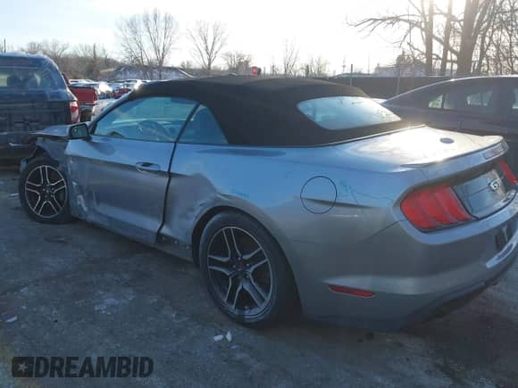 2020 Ford Mustang GT Premium с VIN 1FATP8FF1L5115237, выставлен на аукционе IAAI как лот 41613761 с пробегом 85 986 миль миль и . История ставок и продаж доступна на DreamBid. Изображение 3.