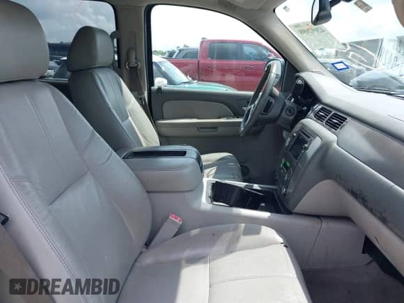 2009 Chevrolet Suburban 2LT с VIN 1GNFC26J99R278876, выставлен на аукционе IAAI как лот 42092098 с пробегом 276 825 миль миль и . История ставок и продаж доступна на DreamBid. Изображение 5.