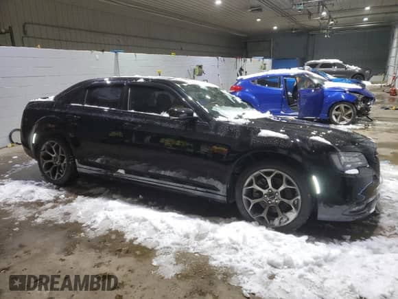 2016 Chrysler 300 S Alloy Edition with VIN 2C3CCABT3GH234127, listed as a Copart auction lot 44201905 with 56,280 mi miles and Salvage title. Bid and sale history available at DreamBid. Image 4.