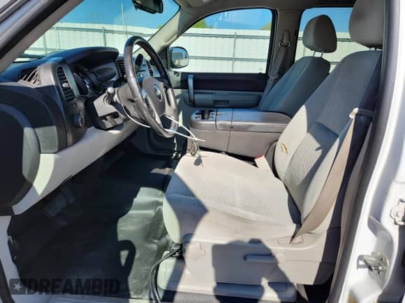 2008 Chevrolet Silverado 1500 1LT with VIN 2GCEK13J681252801, listed as a Copart auction lot 80840725 with 198,886 mi miles and Salvage title. Bid and sale history available at DreamBid. Image 7.