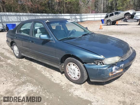 1997 Honda Accord Value с VIN 1HGCD5682VA188227, выставлен на аукционе Copart как лот 48416295 с пробегом 221 495 миль миль и Списание • Salvage title. История ставок и продаж доступна на DreamBid. Изображение 4.