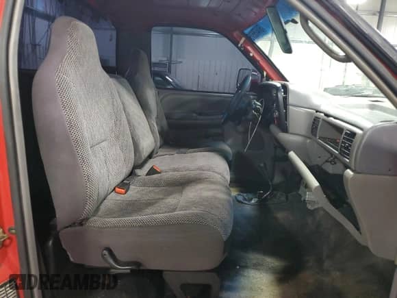 1996 Dodge 1500 с VIN 1B7HF16Z6TS698538, выставлен на аукционе Copart как лот 51475575 с пробегом 218 292 миль миль и Списание • Salvage title. История ставок и продаж доступна на DreamBid. Изображение 10.