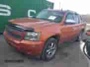 2008 Chevrolet Avalanche 2LT с VIN 3GNFK12308G264917, выставлен на аукционе IAAI как лот 41605807 с пробегом 217 462 миль миль и . История ставок и продаж доступна на DreamBid. Изображение 2.
