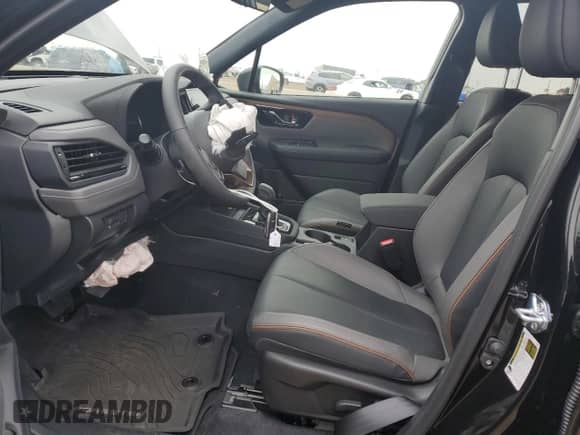 2025 Subaru Forester z VIN JF2SLDFC7SH507508, wystawiony jako Copart lot #59938885 z przebiegiem 2 644 mil mil oraz Szkoda całkowita • Salvage title. Historia ofert i sprzedaży dostępna na DreamBid. Obrazek 7.