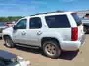 2011 Chevrolet Tahoe LT z VIN 1GNSCBE01BR377494, wystawiony jako IAAI lot #43048354 z przebiegiem 212 474 mil mil oraz . Historia ofert i sprzedaży dostępna na DreamBid. Obrazek 14.