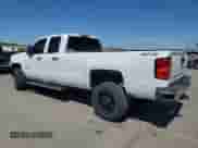 2015 Chevrolet Silverado 3500HD LT z VIN 1GC5KZC80FZ104045, wystawiony jako Copart lot #53391365 z przebiegiem 337 392 mil mil oraz Szkoda całkowita • Salvage title. Historia ofert i sprzedaży dostępna na DreamBid. Obrazek 2.