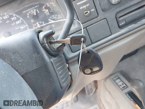 1998 GMC Sierra 1500 с VIN 2GTEK19R2W1527624, выставлен на аукционе IAAI как лот 42892308 с пробегом 218 164 миль миль и . История ставок и продаж доступна на DreamBid. Изображение 11.