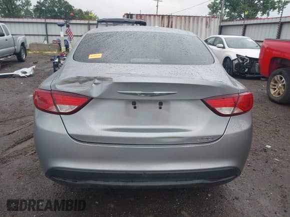 2015 Chrysler 200 LX with VIN 1C3CCCFB3FN588782, listed as a IAAI auction lot 43063716 with 190,669 mi miles and . Bid and sale history available at DreamBid. Image 16.