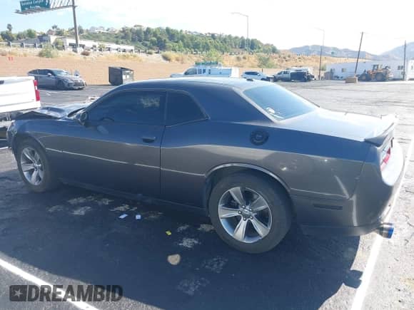 2019 Dodge Challenger SXT с VIN 2C3CDZAG6KH723663, выставлен на аукционе IAAI как лот 43226472 с пробегом 81 848 миль миль и . История ставок и продаж доступна на DreamBid. Изображение 14.