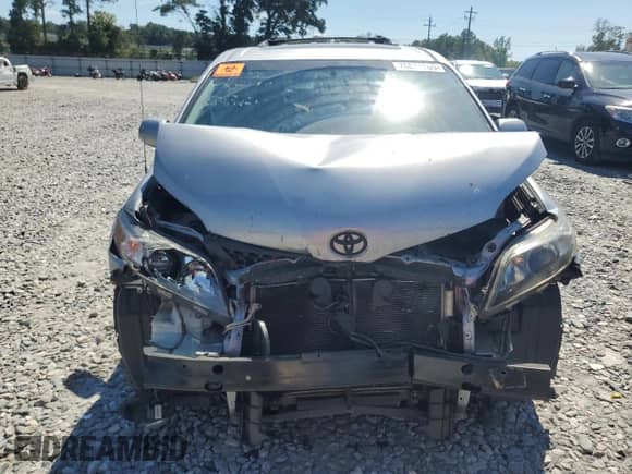 2012 Toyota Sienna SE with VIN 5TDXK3DC9CS183950, listed as a Copart auction lot 70873765 with 180,359 mi miles and Salvage title. Bid and sale history available at DreamBid. Image 5.
