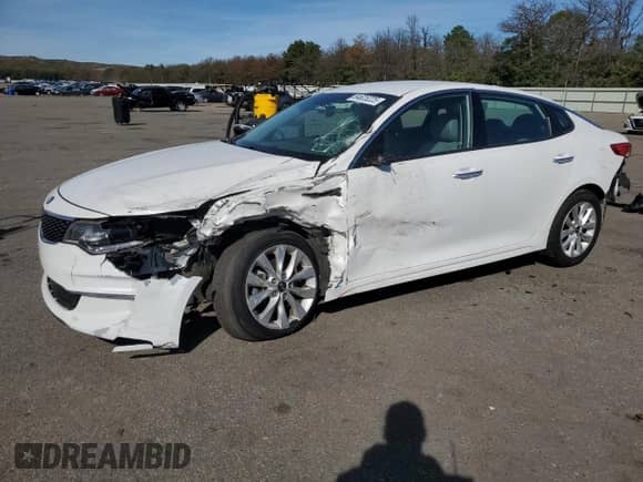 2016 Kia Optima EX z VIN 5XXGU4L32GG107446, wystawiony jako Copart lot #84625225 z przebiegiem 91 618 mil mil oraz Szkoda całkowita • Salvage title. Historia ofert i sprzedaży dostępna na DreamBid. Obrazek 1.