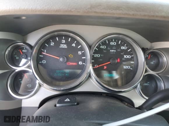 2008 Chevrolet Silverado 2500HD Work Truck с VIN 1GCHK24KX8E112842, выставлен на аукционе Copart как лот 46883255 с пробегом 219 594 миль миль и Чистый • Clean title. История ставок и продаж доступна на DreamBid. Изображение 9.