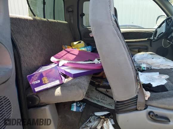 1998 Dodge 1500 z VIN 1B7HC13Z7WJ139829, wystawiony jako Copart lot #69193324 z przebiegiem 145 935 mil mil oraz Szkoda całkowita • Salvage title. Historia ofert i sprzedaży dostępna na DreamBid. Obrazek 10.