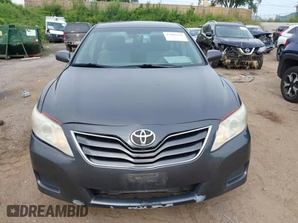 2010 Toyota Camry XLE z VIN 4T1BF3EK1AU012358, wystawiony jako IAAI lot #43064176 z przebiegiem 119 143 mil mil oraz . Historia ofert i sprzedaży dostępna na DreamBid. Obrazek 12.