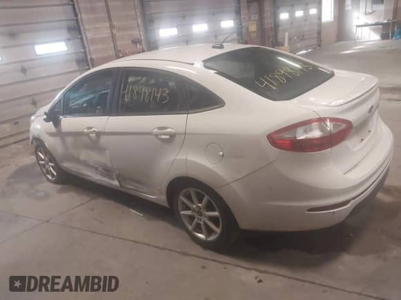 2015 Ford Fiesta SE с VIN 3FADP4BJ1FM224707, выставлен на аукционе IAAI как лот 43285569 с пробегом 208 108 миль миль и . История ставок и продаж доступна на DreamBid. Изображение 3.