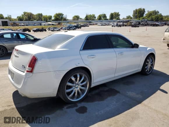2014 Chrysler 300 S с VIN 2C3CCAGGXEH190328, выставлен на аукционе Copart как лот 71784955 с пробегом 77 421 миль миль и Списание • Salvage title. История ставок и продаж доступна на DreamBid. Изображение 3.