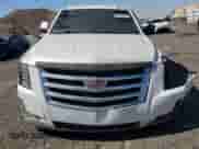 2018 Cadillac Escalade z VIN 1GYS3AKJ2JR189124, wystawiony jako Copart lot #84624425 z przebiegiem 124 529 mil mil oraz Czysty tytuł • Clean title. Historia ofert i sprzedaży dostępna na DreamBid. Obrazek 5.