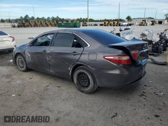 2015 Toyota Camry SE z VIN 4T1BF1FK1FU926166, wystawiony jako Copart lot #83808755 z przebiegiem Nie podano mil oraz Nie do naprawy • Non repairable. Historia ofert i sprzedaży dostępna na DreamBid. Obrazek 2.
