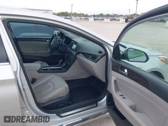 2015 Hyundai Sonata Sport с VIN 5NPE34AF2FH233333, выставлен на аукционе IAAI как лот 43464770 с пробегом 169 132 миль миль и . История ставок и продаж доступна на DreamBid. Изображение 5.