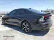 2024 Volvo S60 Plus Dark Theme z VIN 7JRL12FL0RG325468, wystawiony jako Copart lot #57185295 z przebiegiem 32 862 mil mil oraz Szkoda całkowita • Salvage title. Historia ofert i sprzedaży dostępna na DreamBid. Obrazek 2.