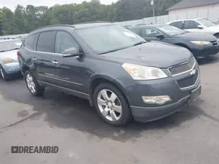 2011 Chevrolet Traverse LTZ z VIN 1GNKVLEDXBJ368925, wystawiony jako IAAI lot #43349029 z przebiegiem 156 278 mil mil oraz . Historia ofert i sprzedaży dostępna na DreamBid. Obrazek 1.