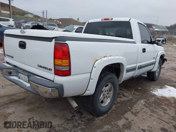 1999 Chevrolet Silverado 1500 LS with VIN 1GCEK14T2XZ125789, listed as a IAAI auction lot 40958507 with 178,496 mi miles and . Bid and sale history available at DreamBid. Image 4.