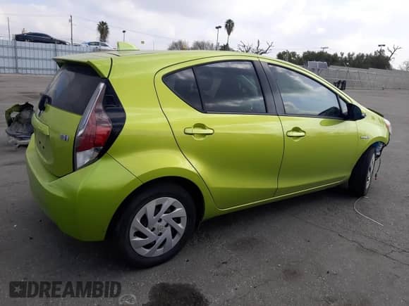 2016 Toyota Prius One z VIN JTDKDTB31G1133926, wystawiony jako Copart lot #49132713 z przebiegiem 138 006 mil mil oraz . Historia ofert i sprzedaży dostępna na DreamBid. Obrazek 3.