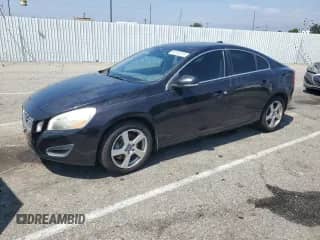 2013 Volvo S60 T5 с VIN YV1612FH7D2189850, выставлен на аукционе Copart как лот 60133215 с пробегом 117 396 миль миль и Списание • Salvage title. История ставок и продаж доступна на DreamBid. Изображение 1.