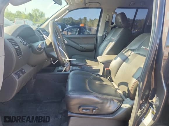 2010 Nissan Frontier Pro-4X z VIN 1N6AD0EV7AC437763, wystawiony jako Copart lot #66898325 z przebiegiem 134 351 mil mil oraz Szkoda całkowita • Salvage title. Historia ofert i sprzedaży dostępna na DreamBid. Obrazek 7.