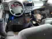 2005 Toyota Camry XLE z VIN 4T1BF30K55U613981, wystawiony jako Copart lot #68250055 z przebiegiem 132 003 mil mil oraz Szkoda całkowita • Salvage title. Historia ofert i sprzedaży dostępna na DreamBid. Obrazek 8.