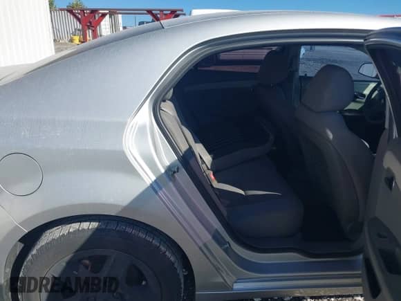 2010 Chevrolet Malibu 1FL с VIN 1G1ZA5EB6AF310902, выставлен на аукционе IAAI как лот 43377180 с пробегом 110 719 миль миль и . История ставок и продаж доступна на DreamBid. Изображение 8.